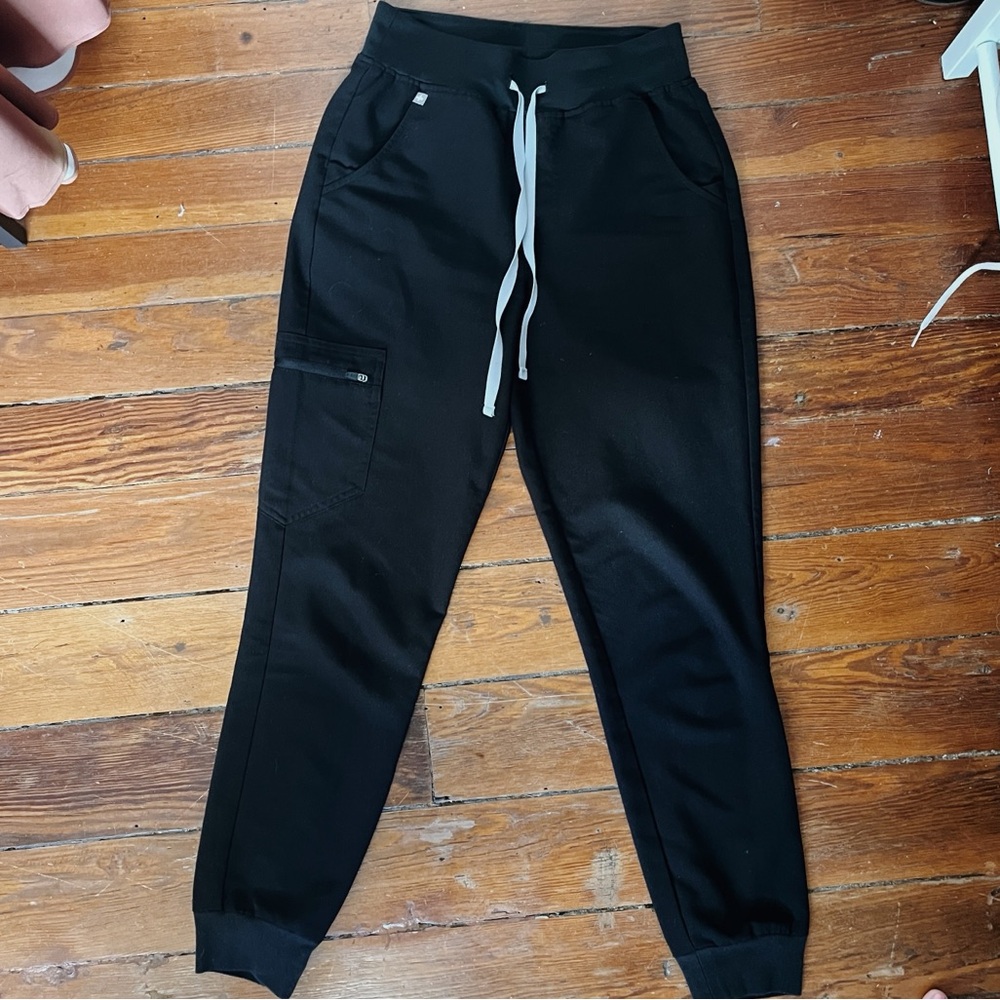 Figs XS black jogger bottoms- great condition